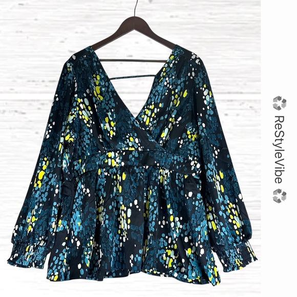 TORRID Women’s Size 2 2X 18-20 Top Shirt Blouse Peplum V-Neck Long Sleeve Boho - Picture 1 of 16